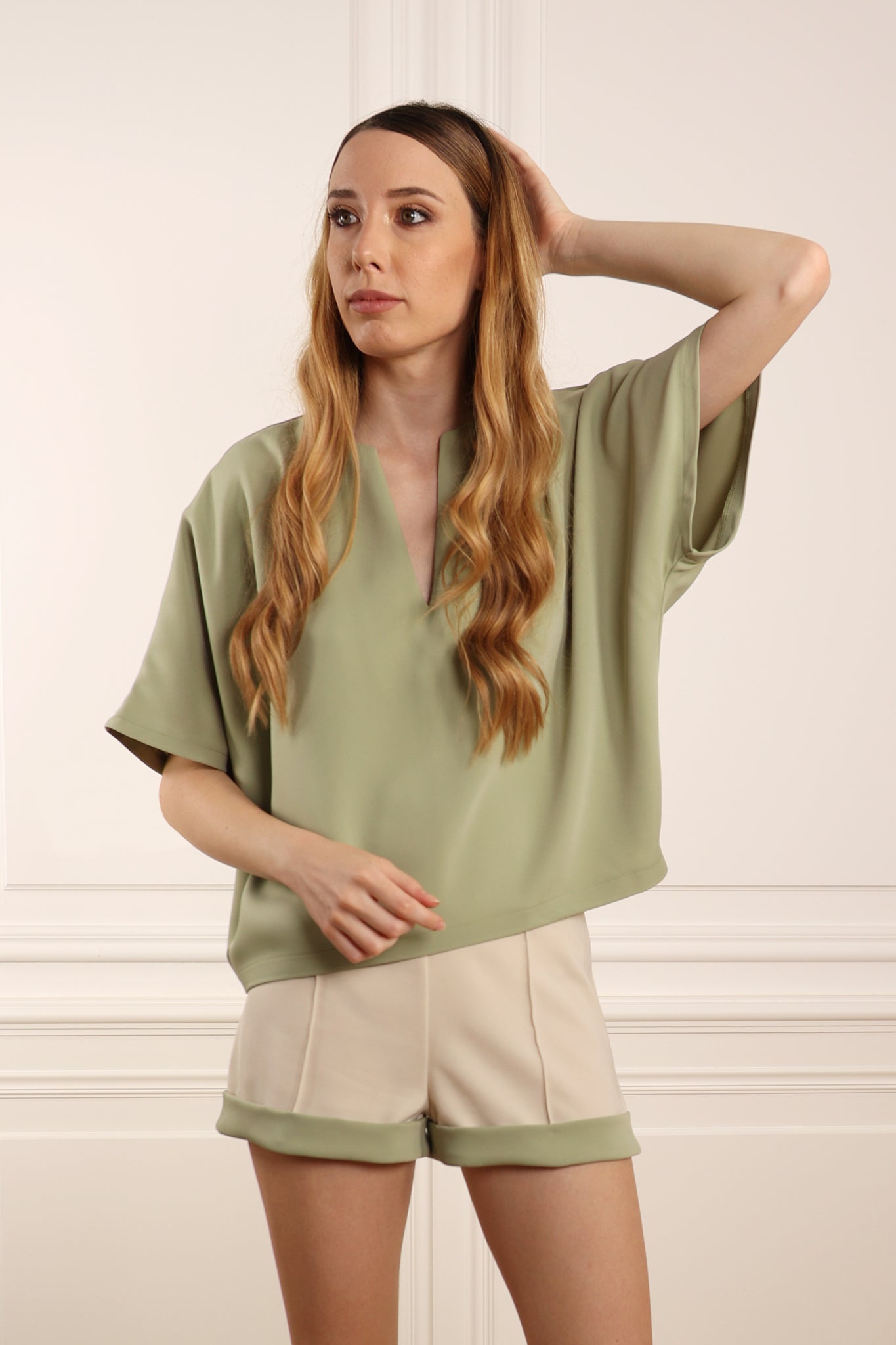 TOP V-NECK CROP